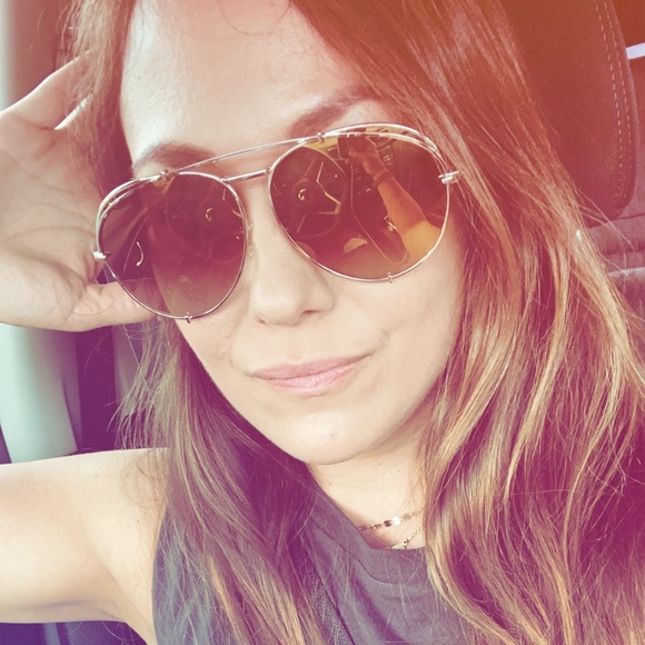 Meet your Posher, Aimee - Picture 3 of 3